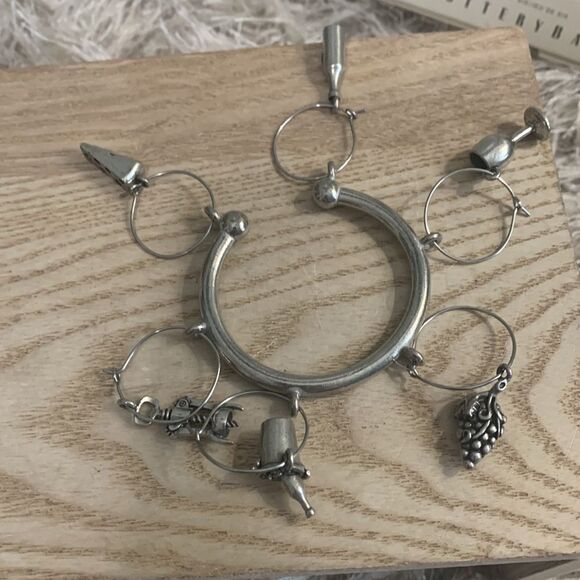 Pottery Barn Metal Harvest Wine Charms Set Of 6 Charms - Picture 9 of 12